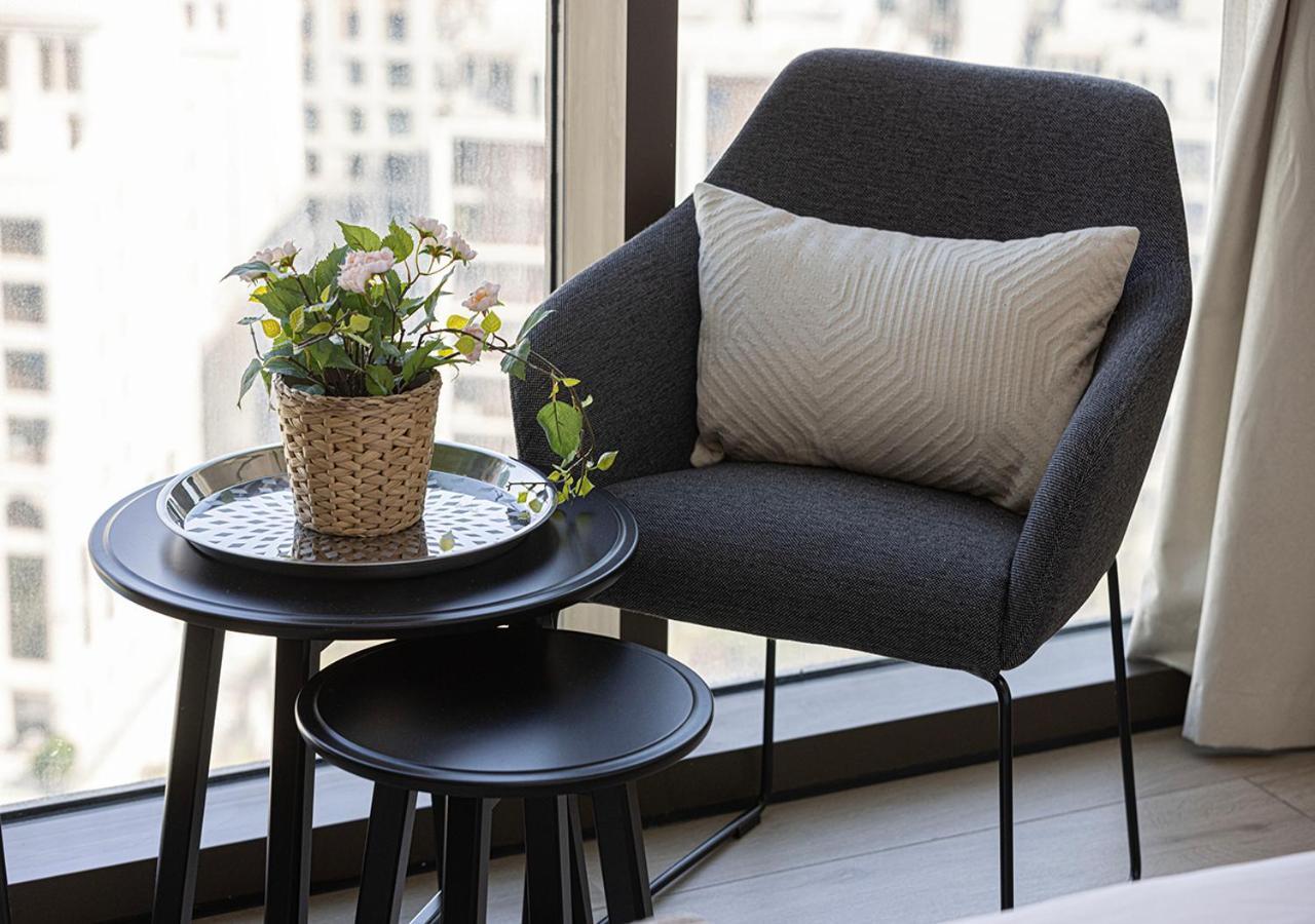 Palace Residences 2br With Stunning Creek Views