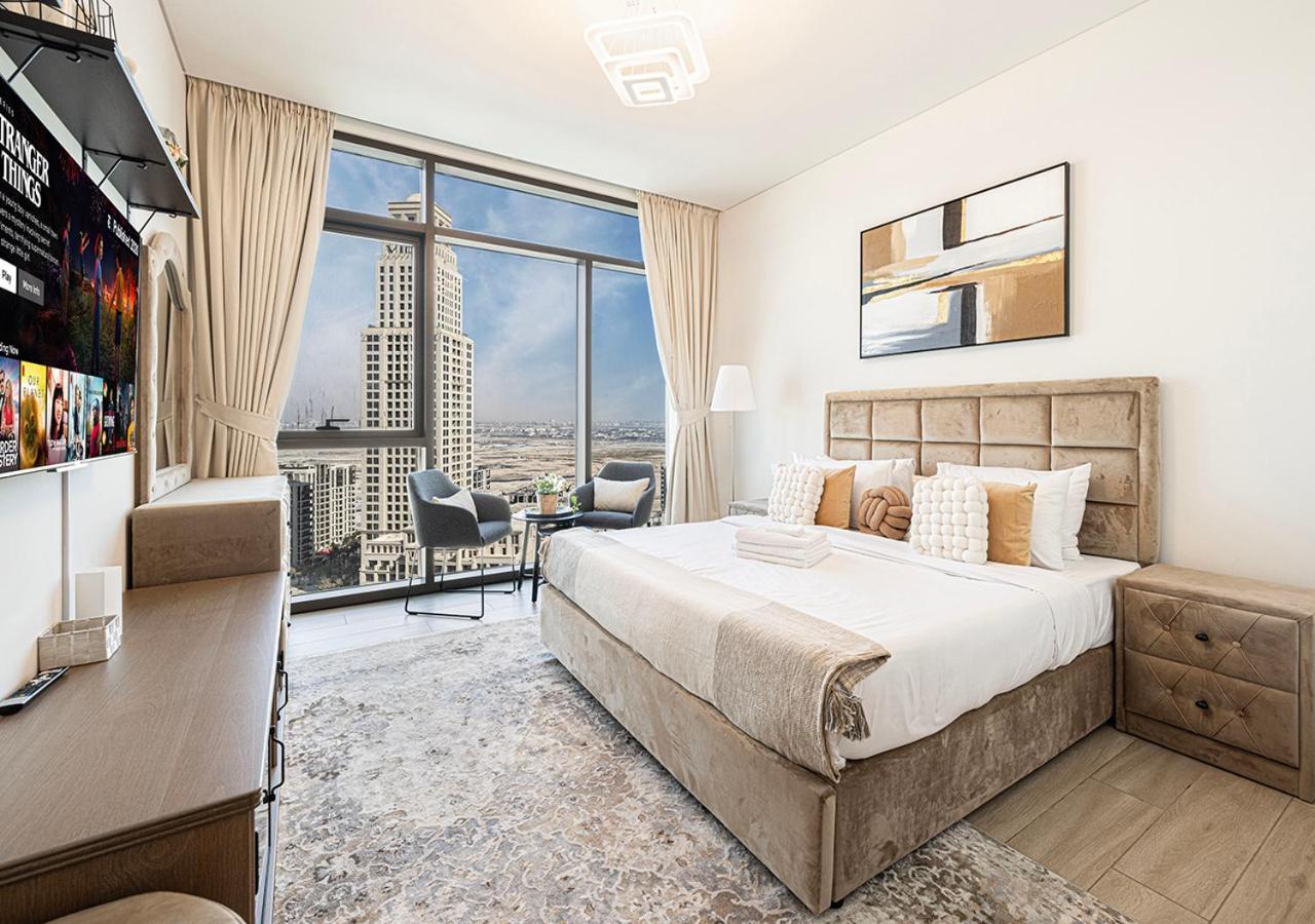 Palace Residences 2br With Stunning Creek Views Apartment