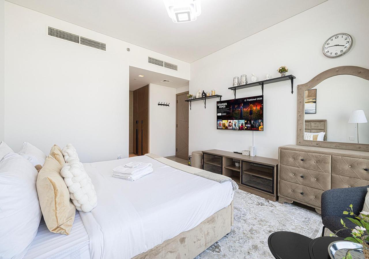 Palace Residences 2br With Stunning Creek Views Apartment *