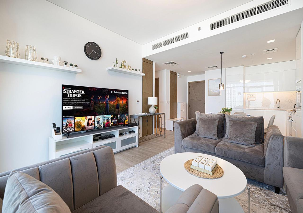 Apartment Palace Residences 2br With Stunning Creek Views