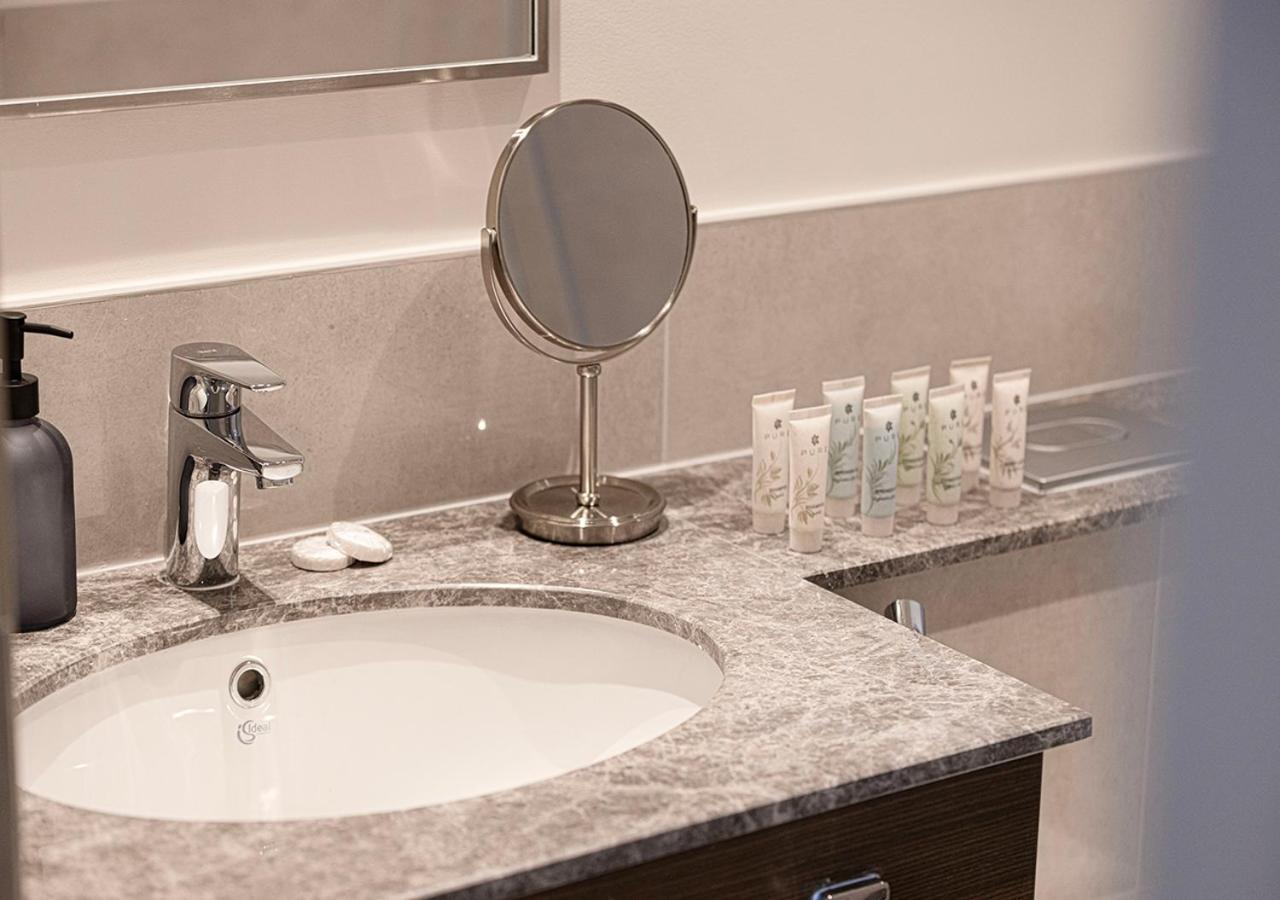 Luxury 4br In Downtown With Burj & Fountain Views * Dubai
