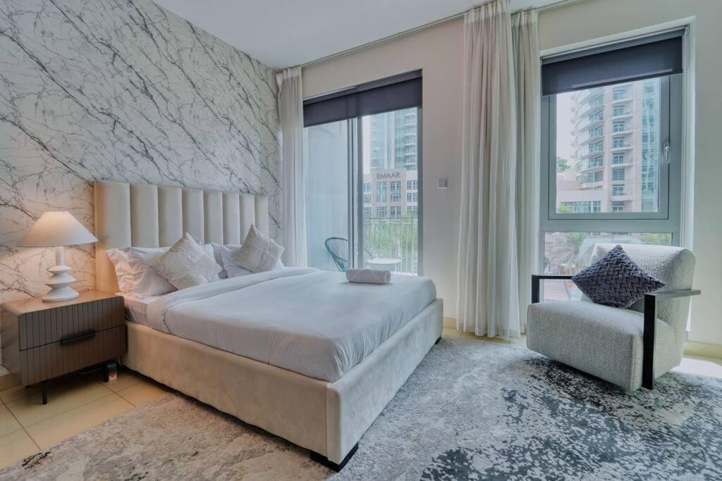 Apartment Stunning Luxury Downtown 2 Minute Walk To Burj Khalifa & Mall Dubai