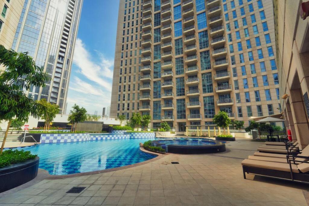 Stunning Luxury Downtown 2 Minute Walk To Burj Khalifa & Mall *