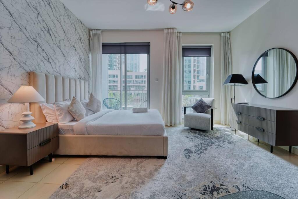 Stunning Luxury Downtown 2 Minute Walk To Burj Khalifa & Mall Dubai
