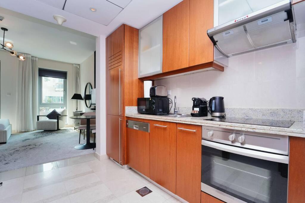 Apartment Stunning Luxury Downtown 2 Minute Walk To Burj Khalifa & Mall *