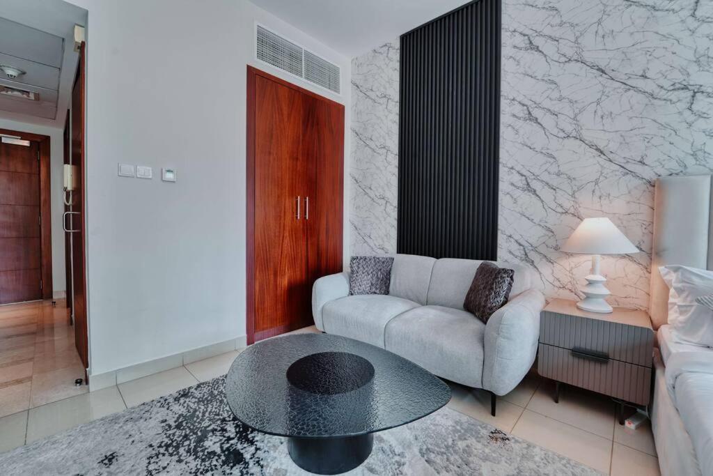 Apartment Stunning Luxury Downtown 2 Minute Walk To Burj Khalifa & Mall *