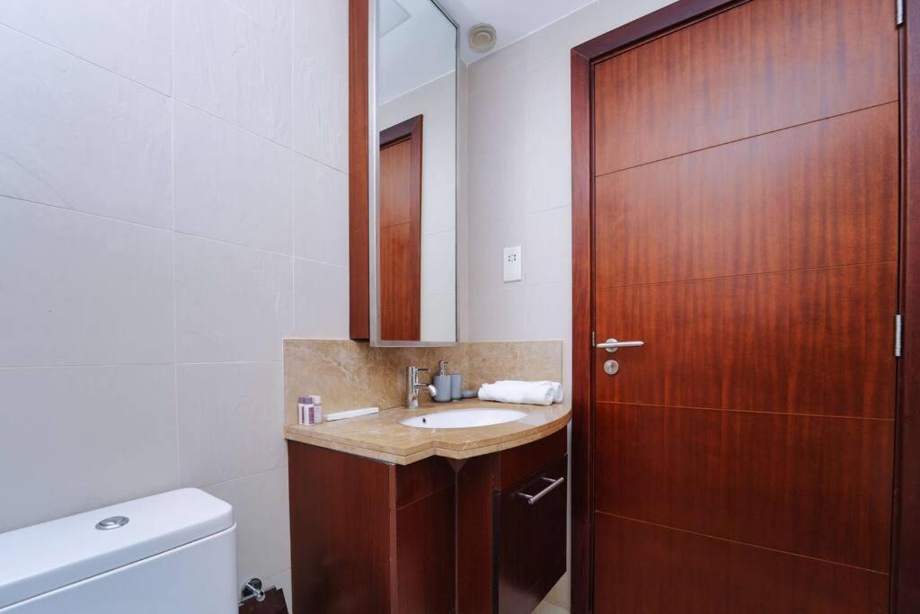Stunning Luxury Downtown 2 Minute Walk To Burj Khalifa & Mall Dubai