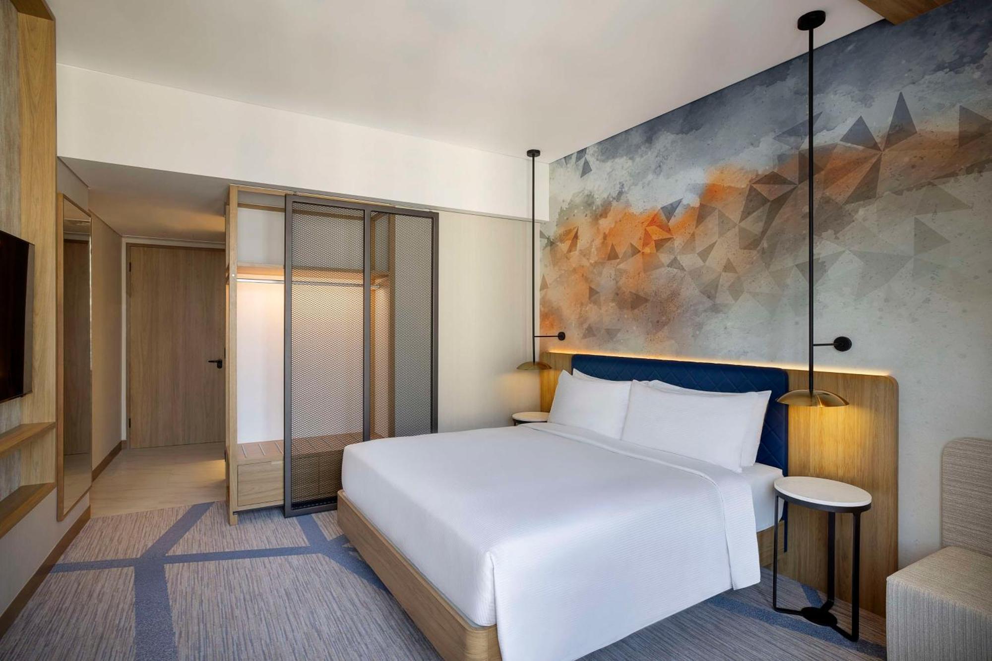 Hilton Garden Business Bay Hotel