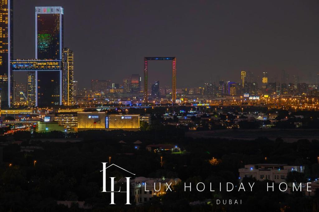 Lux The Downtown Zabeel View Apartemen *