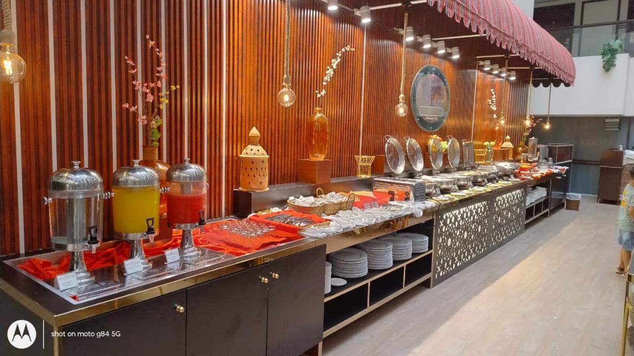 Hotel Aavri 4*