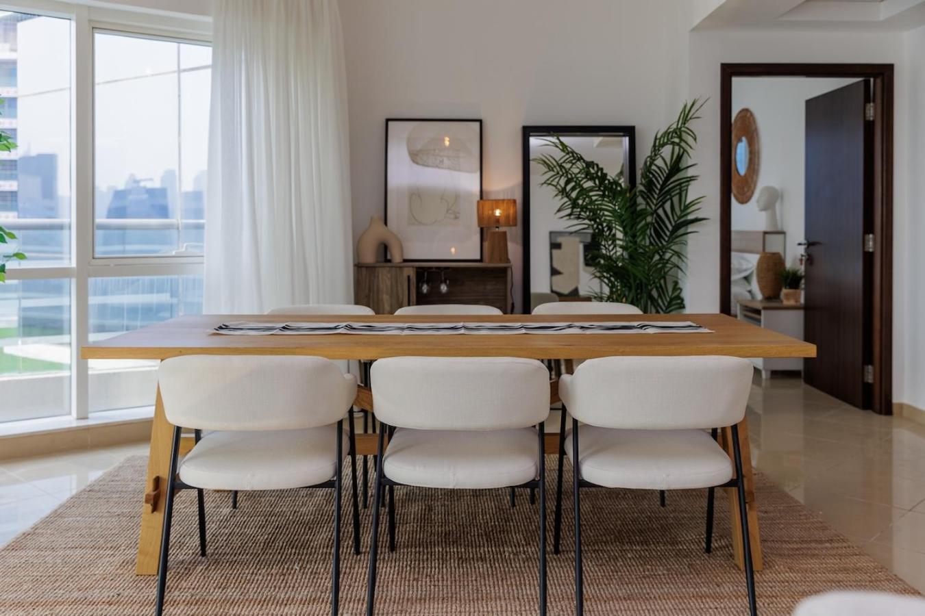 Serene Chic Flat 180 Degree & Marina Skyline View