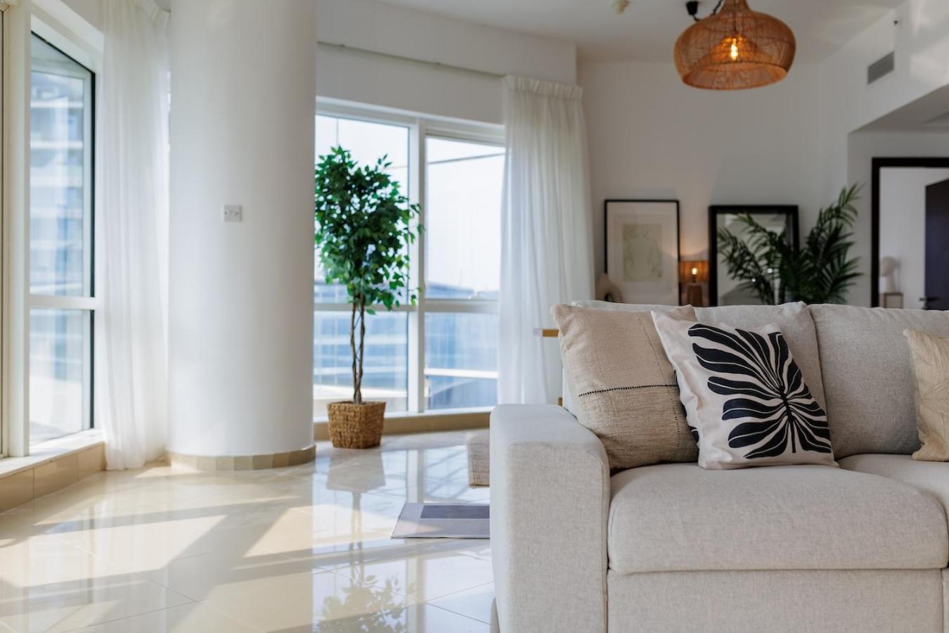 Serene Chic Flat 180 Degree & Marina Skyline View
