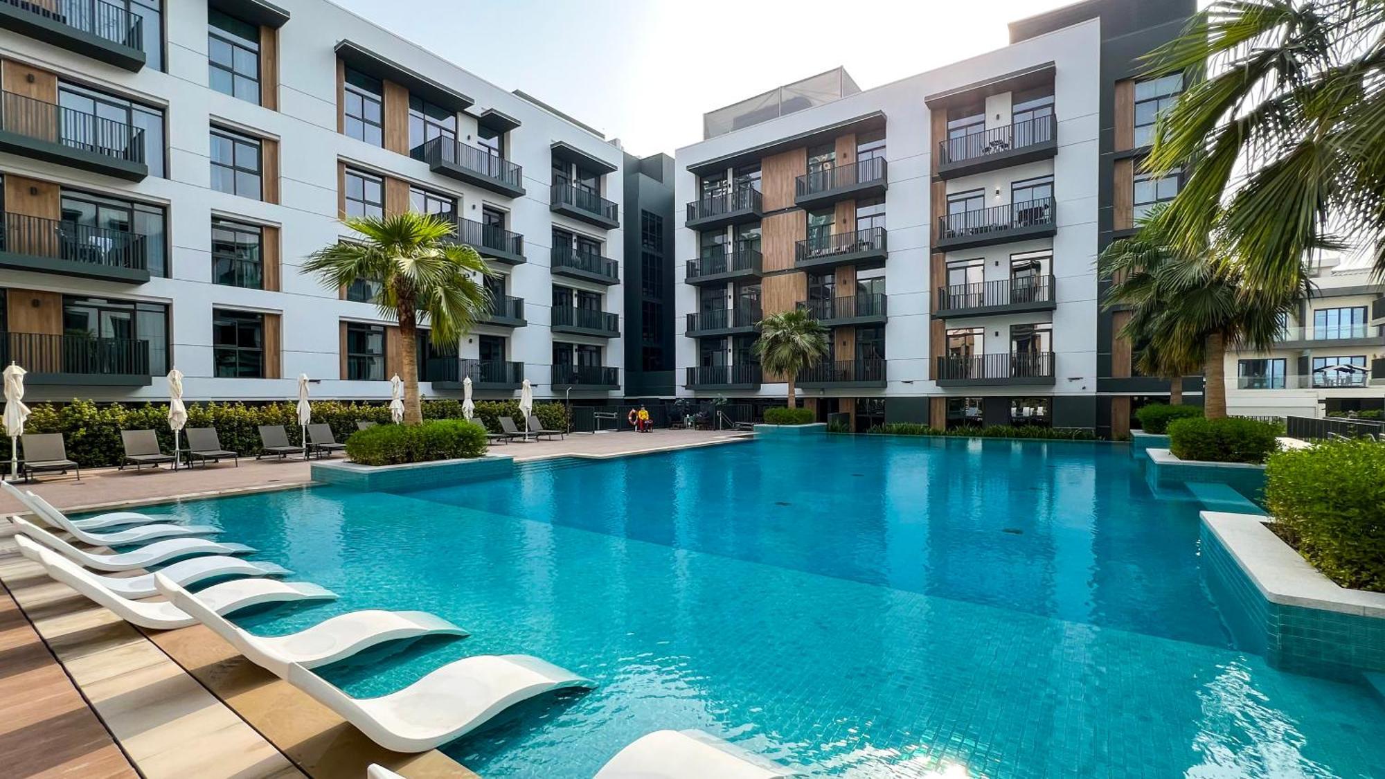 Sophisticated 1br With Pool View In Belgravia Square Jvc Lägenhet Dubai