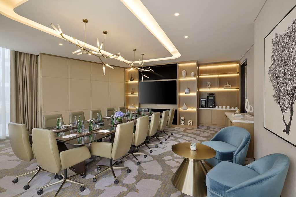 Embassy By Hilton Business Bay Dubaï