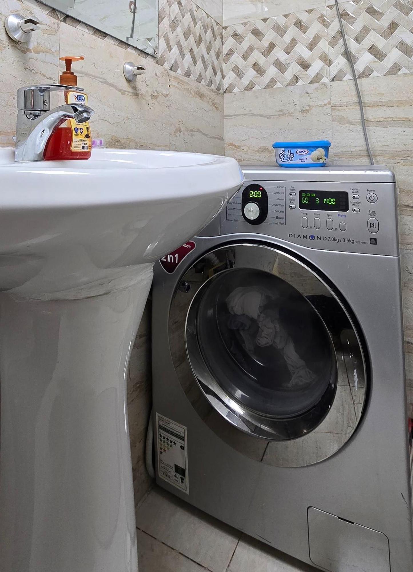 Alharaki Capsule Tempat Tidur & Sarapan Dubai
