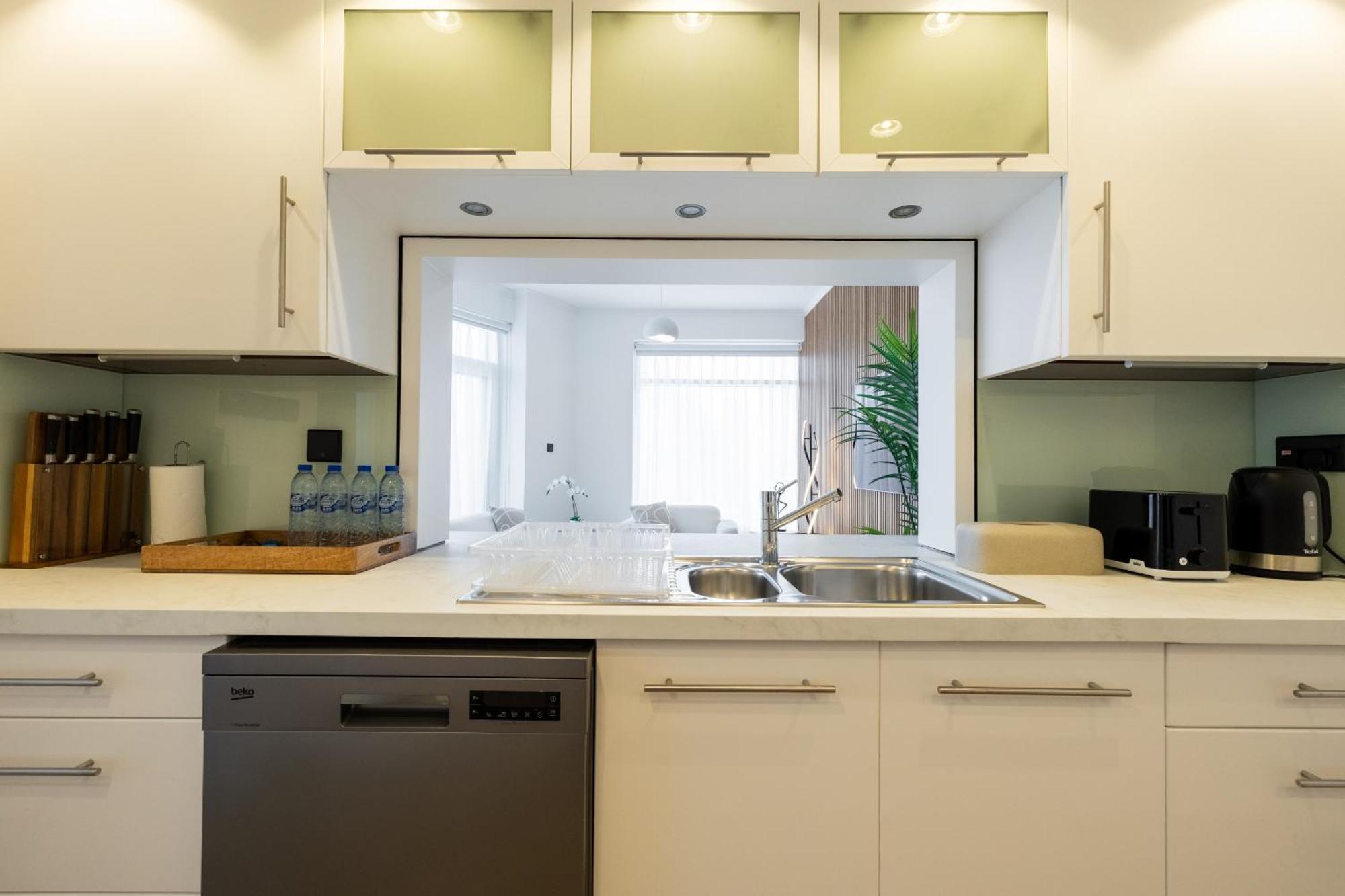 Upgraded With Stunning Burj Khalifa View Apartment Dubai