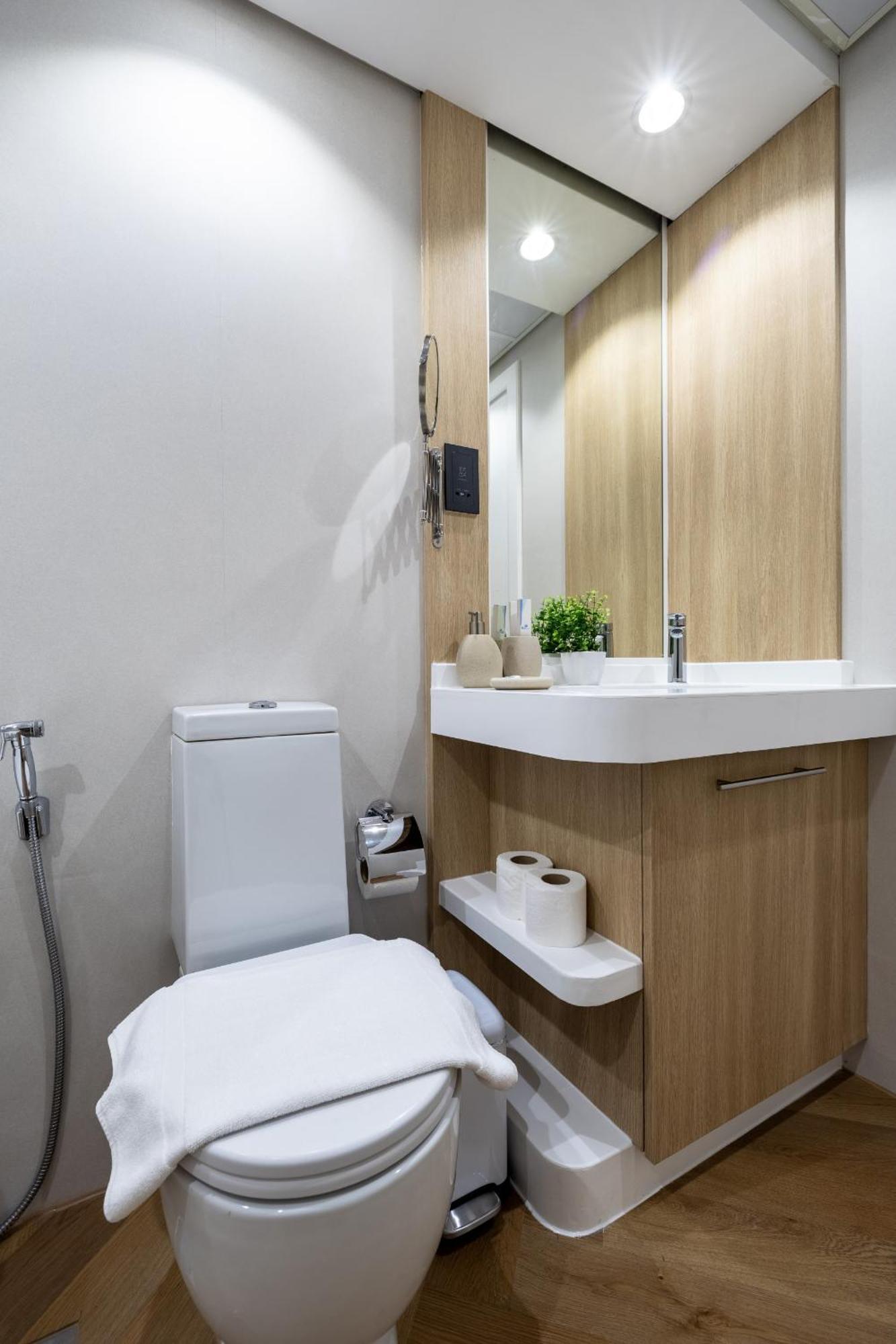 Apartment Upgraded With Stunning Burj Khalifa View Dubai