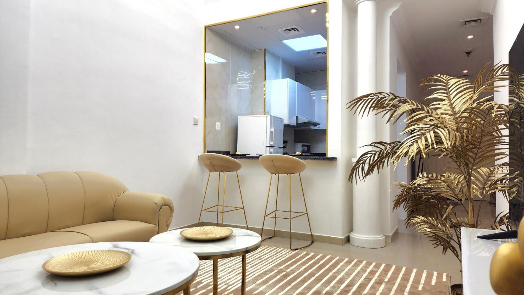 Luxury 1 Bedroom On Marina Walk, Sleeps 5 * Dubai