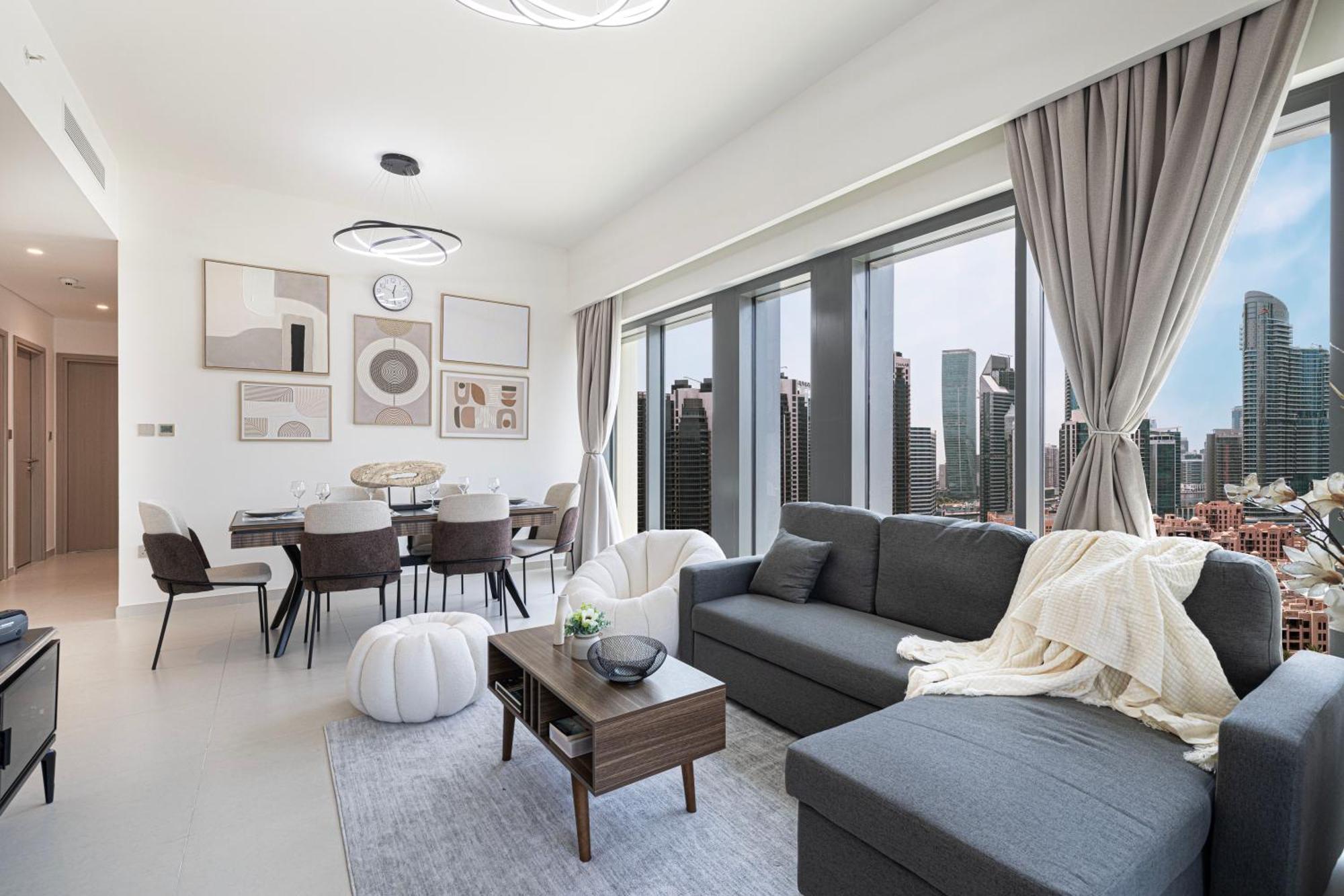 Apartment 5 Minute Walk To The Fountains! Full Burj Khalifa View! 5-star Pool & Gym!