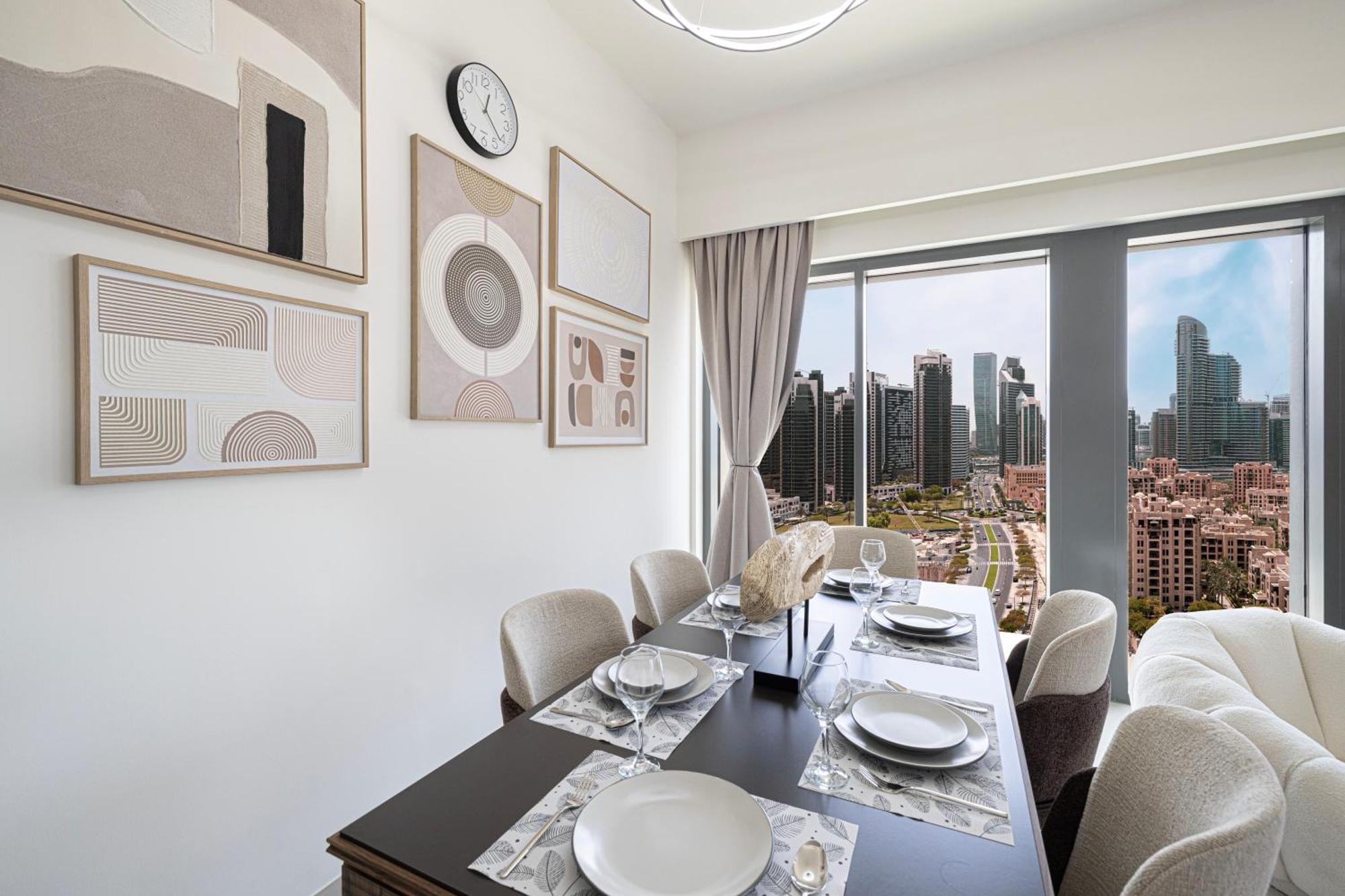 5 Minute Walk To The Fountains! Full Burj Khalifa View! 5-star Pool & Gym!