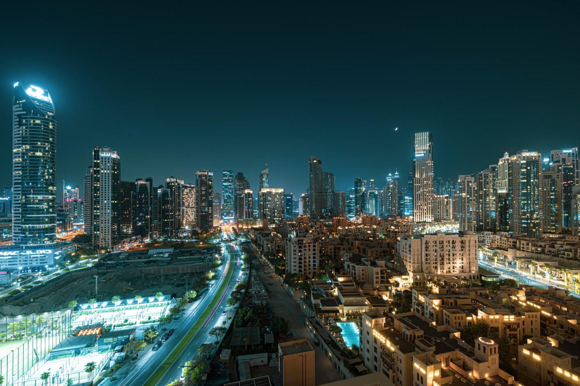 5 Minute Walk To The Fountains! Full Burj Khalifa View! 5-star Pool & Gym! Apartment Dubai