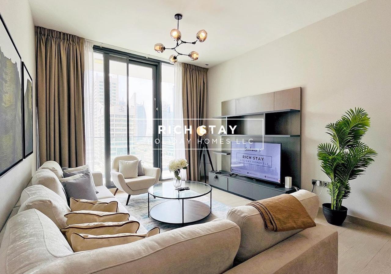 Appartement Glamorous 2br In Liv Residences, Marina Dubaï