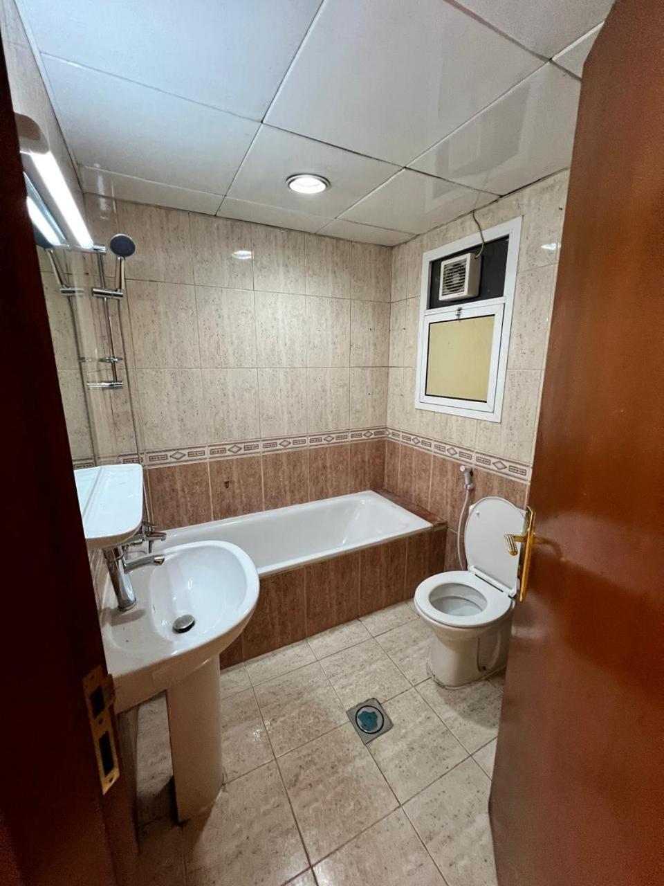 Hôtel capsule Ready To Rent Partitions Bed Spaces & Dubaï