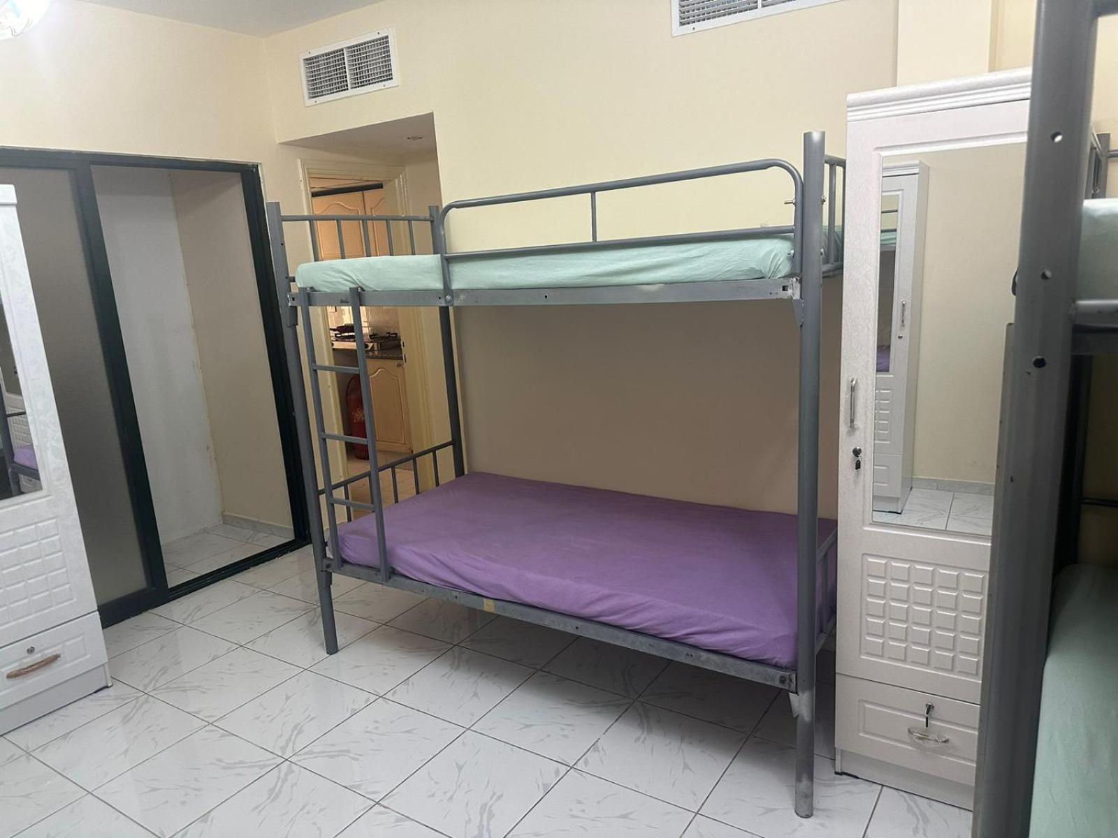 Hôtel capsule Ready To Rent Partitions Bed Spaces & Dubaï