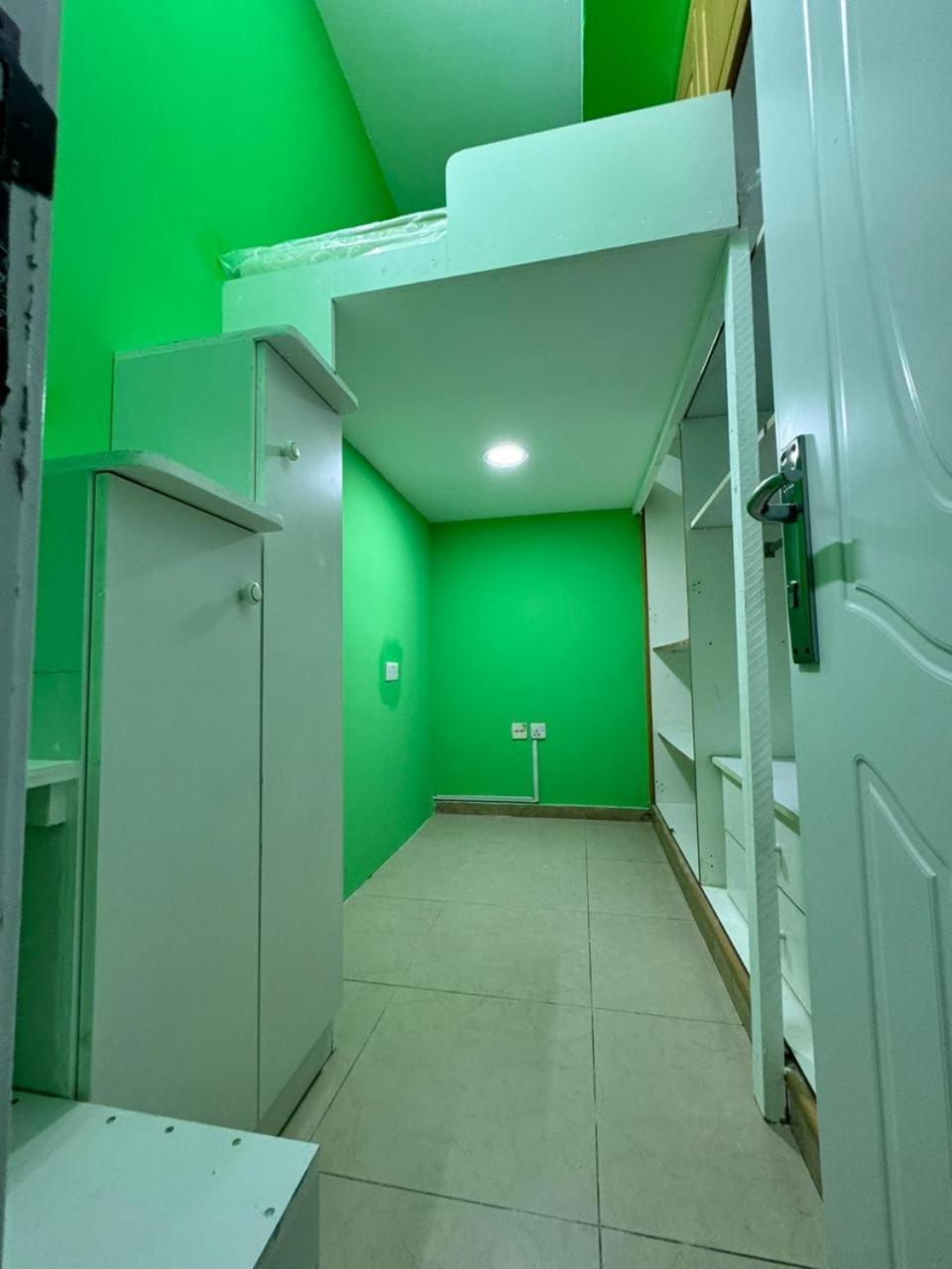 Hôtel capsule Ready To Rent Partitions Bed Spaces & *
