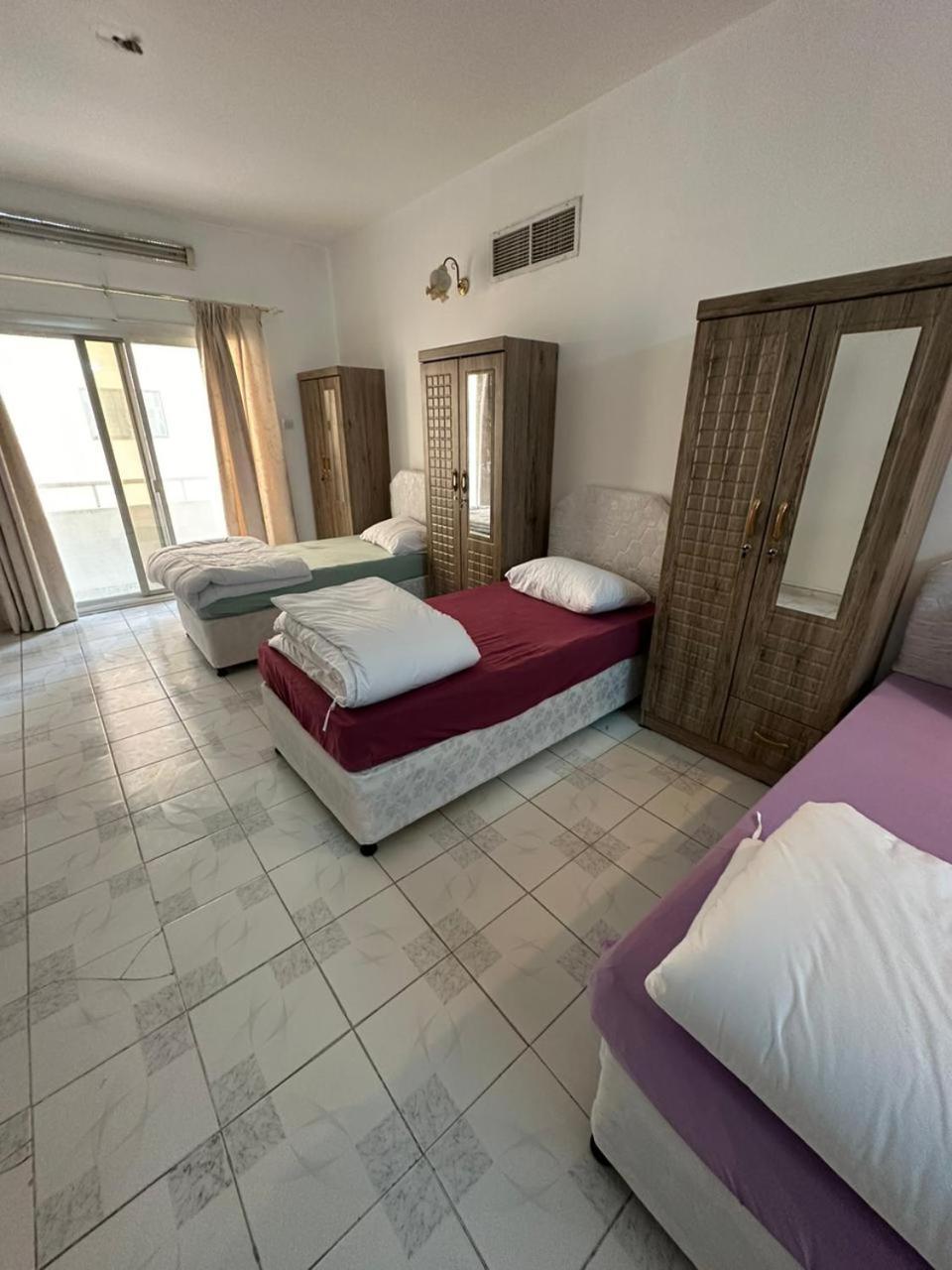 Ready To Rent Partitions Bed Spaces & Dubaï
