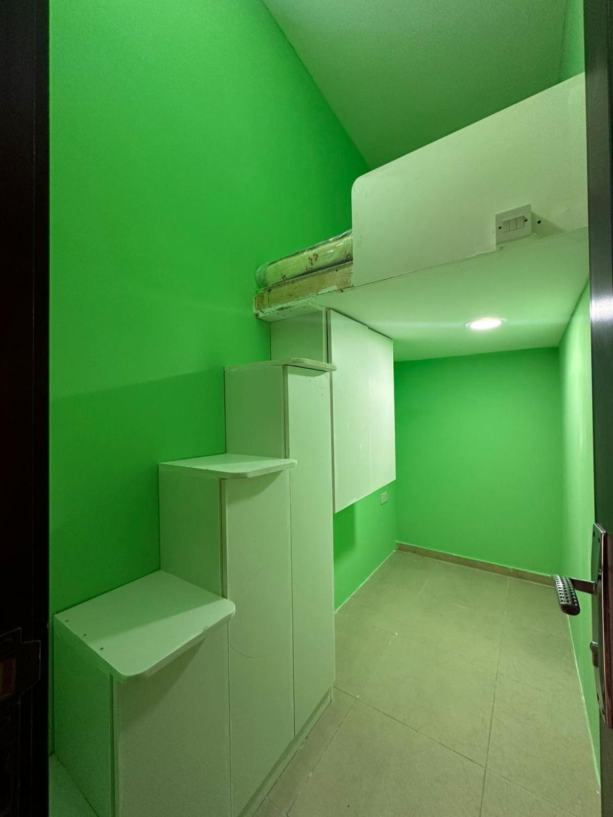 Hôtel capsule Ready To Rent Partitions Bed Spaces & *