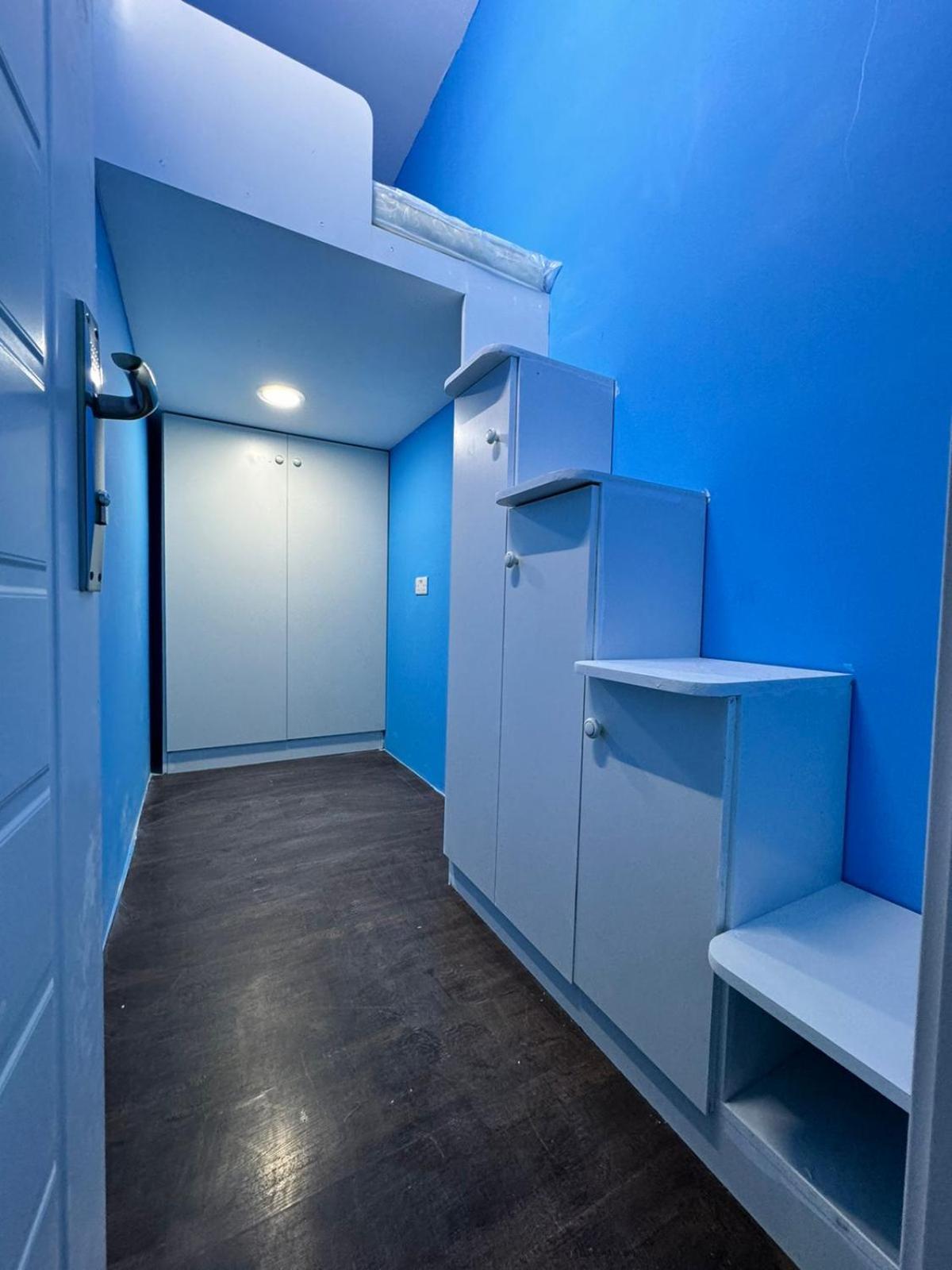 Hôtel capsule Ready To Rent Partitions Bed Spaces & *
