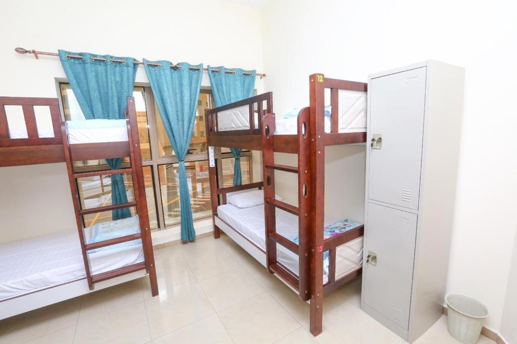 Ready To Rent Partitions Bed Spaces &