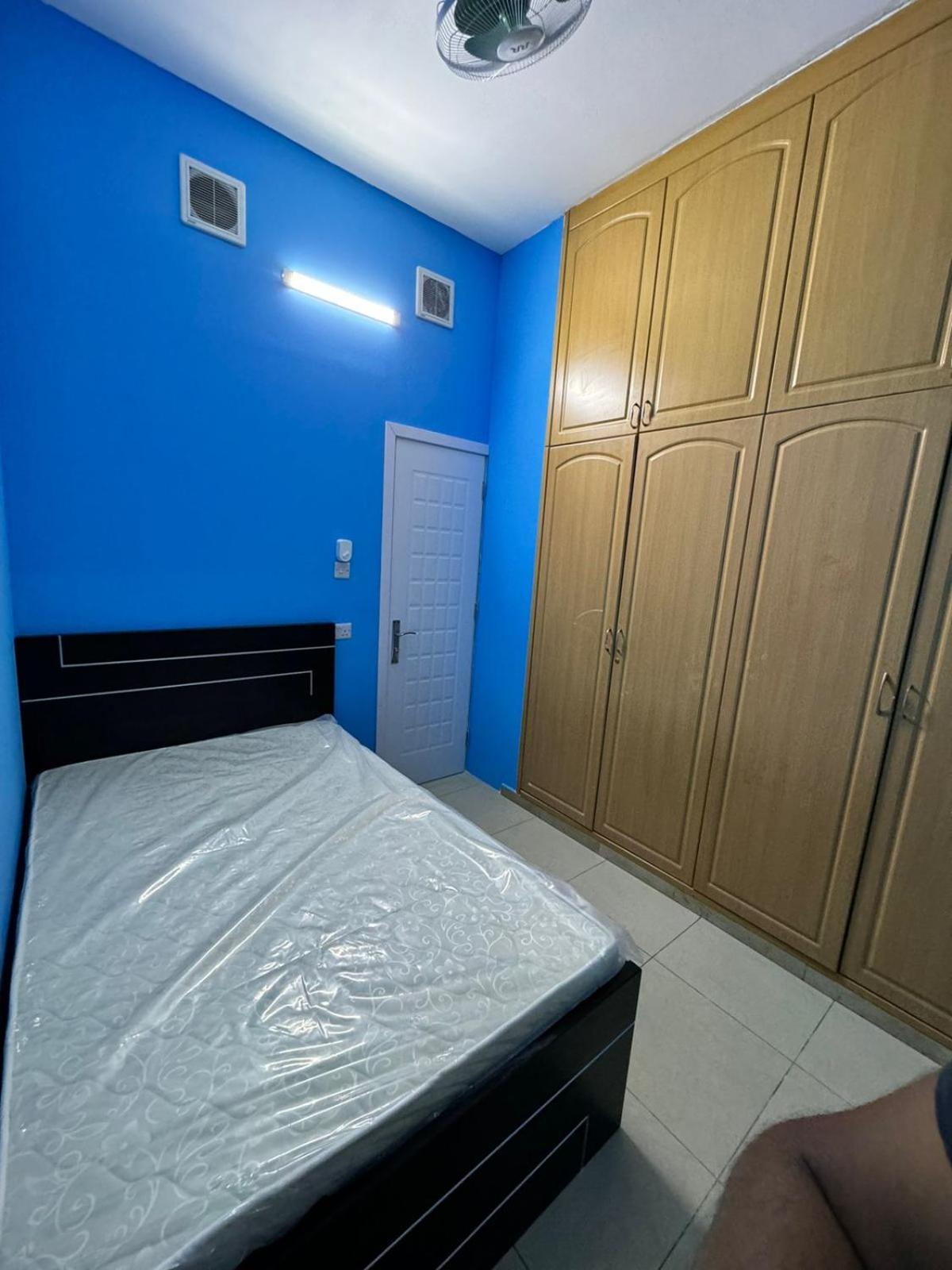 Ready To Rent Partitions Bed Spaces & * Dubaï