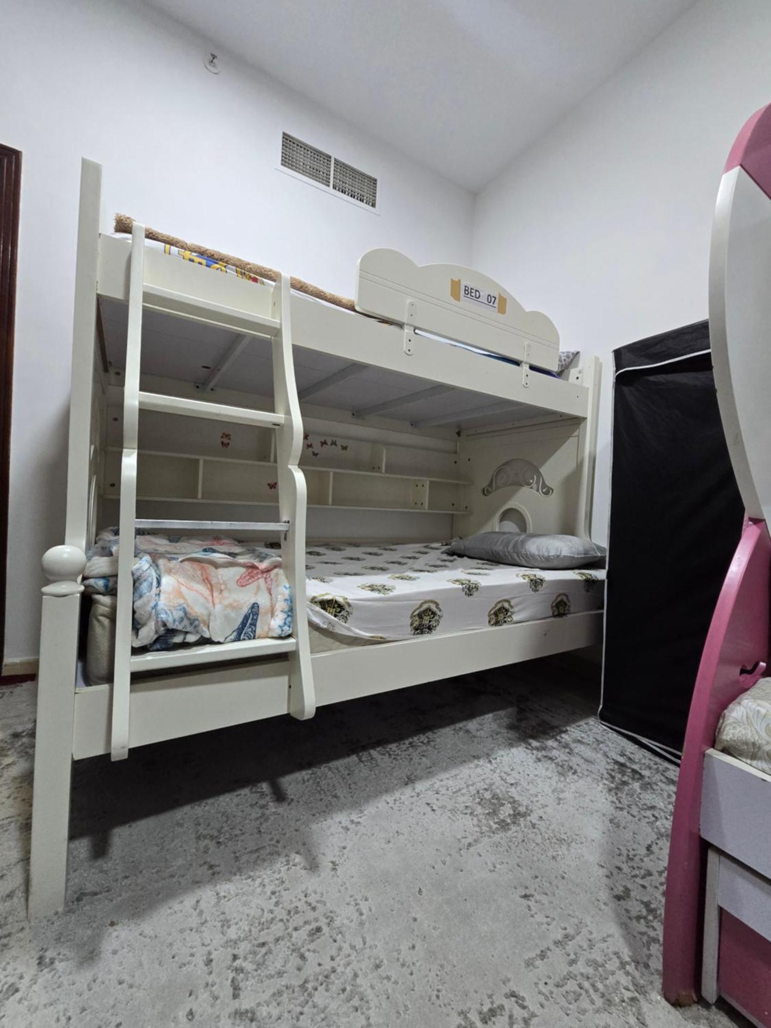 Hostel Dxb And Pension *