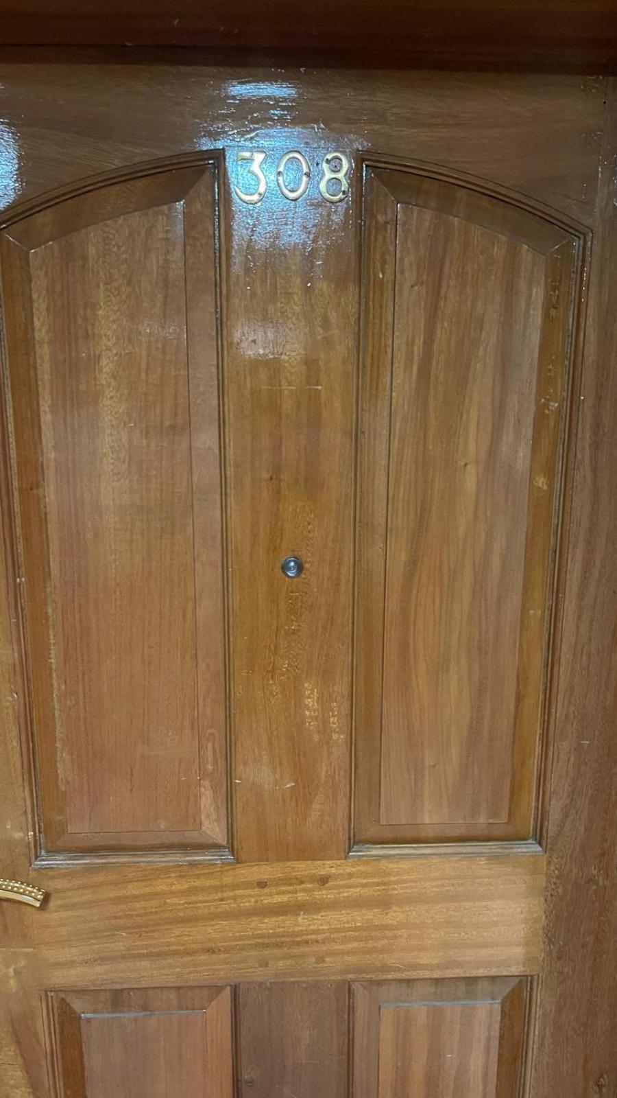 Royal House Capsule Kapselhotel *