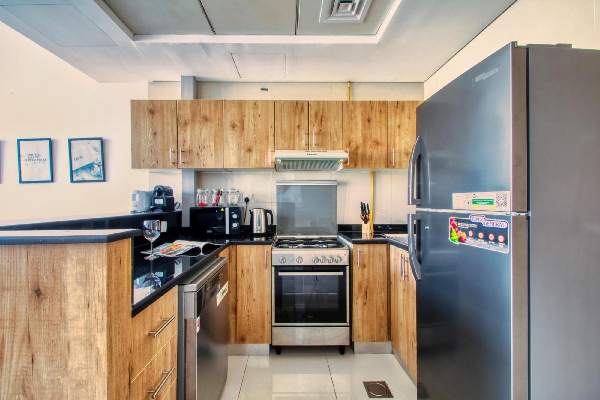 Appartement Shoresinn - Spacious Unit With Marina View Dubaï