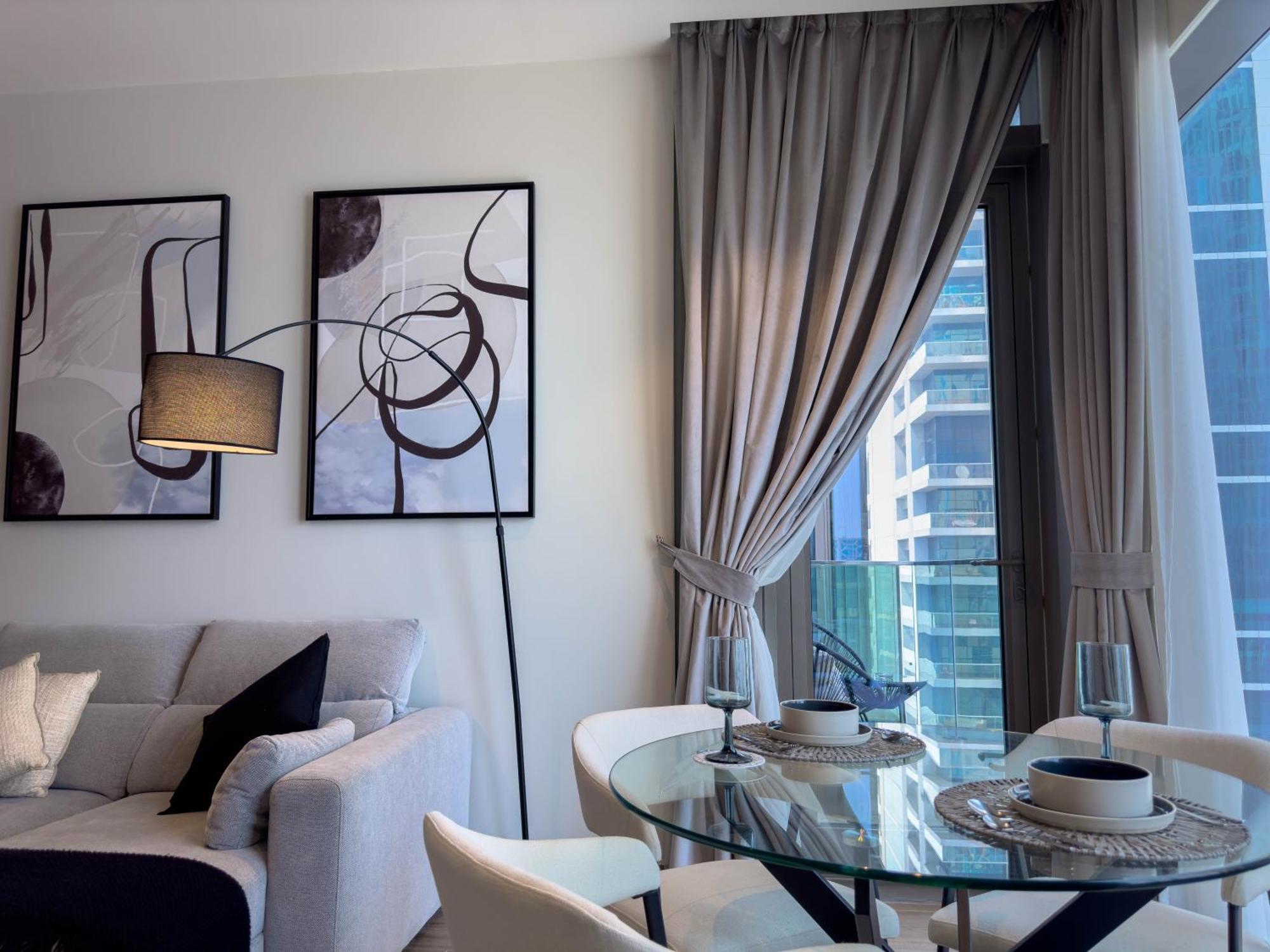 Appartement Naseem - Stylish 1br Overlooking The Marina Dubaï