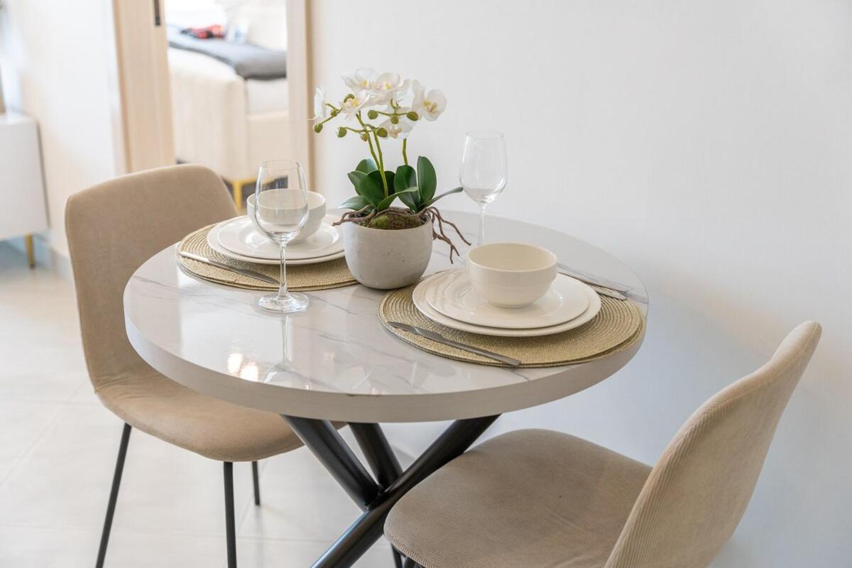 Eye-captivating 1 Bed For 2 Apartemen Dubai