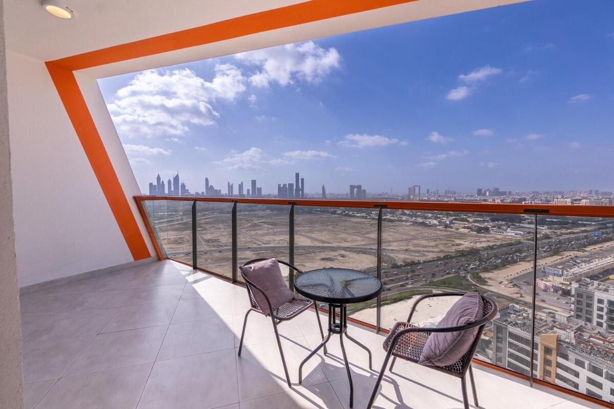 Eye-captivating 1 Bed For 2 *