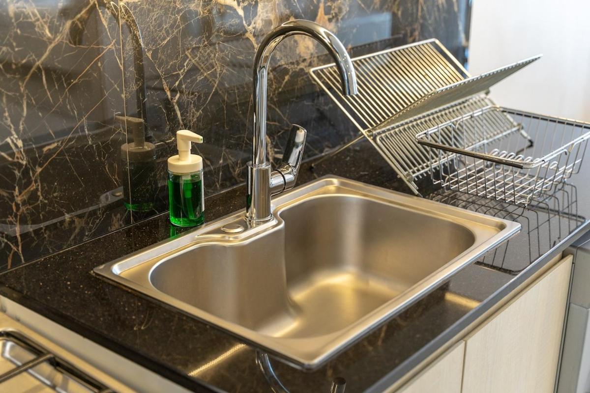 Eye-captivating 1 Bed For 2 Apartemen *