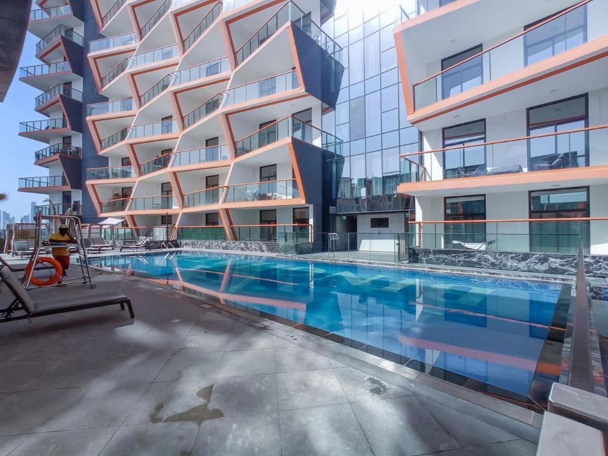 Eye-captivating 1 Bed For 2 Apartemen *