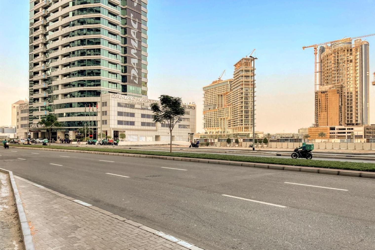 Blueground Vera Canal View Pool Gym Dxb-1137 Appartement Dubaï
