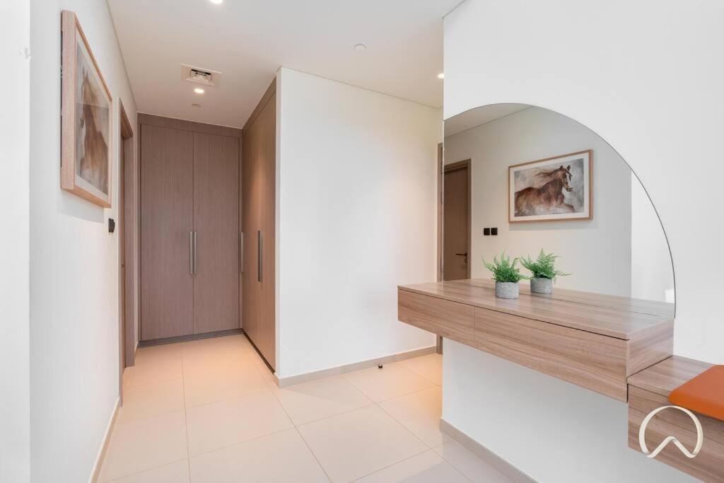 Luxurious 3br In Act 1 Act 2 With Burj Khalifa View *