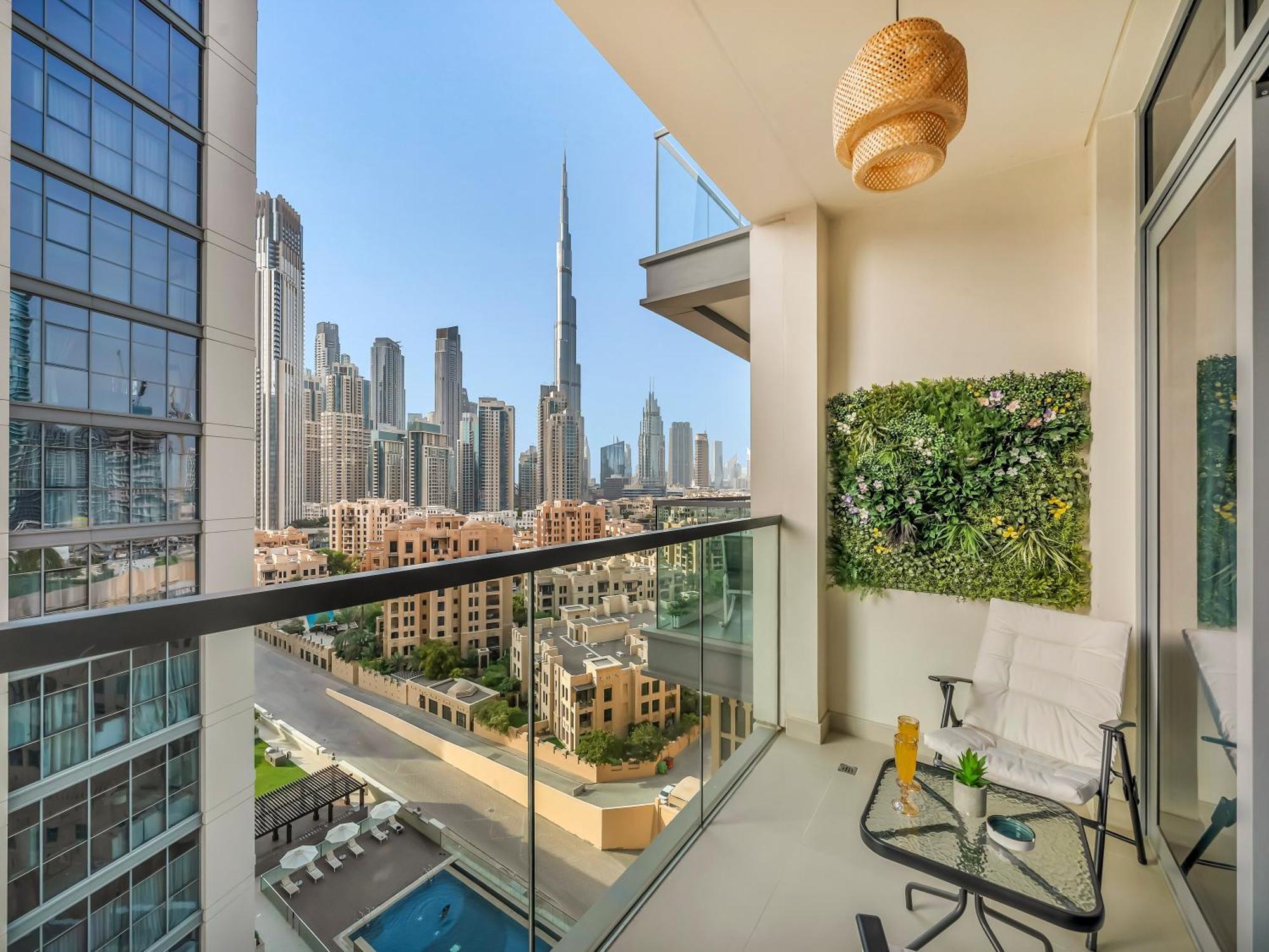 Lägenhet Downtown With Burj Khalifa View Haven Heights Homes Dubai
