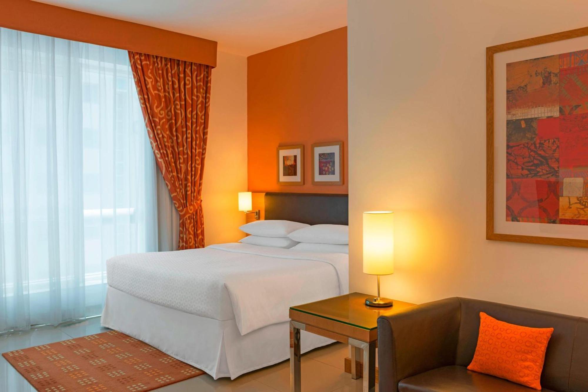 Hotel Four Points By Sheraton Bur 4*
