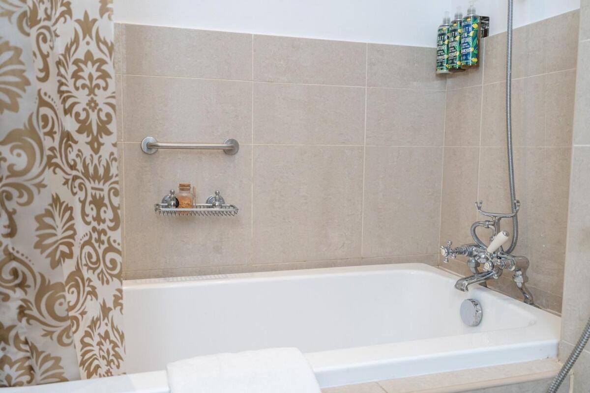 Urban Living! Stylish 2br In Downtown * Dubai