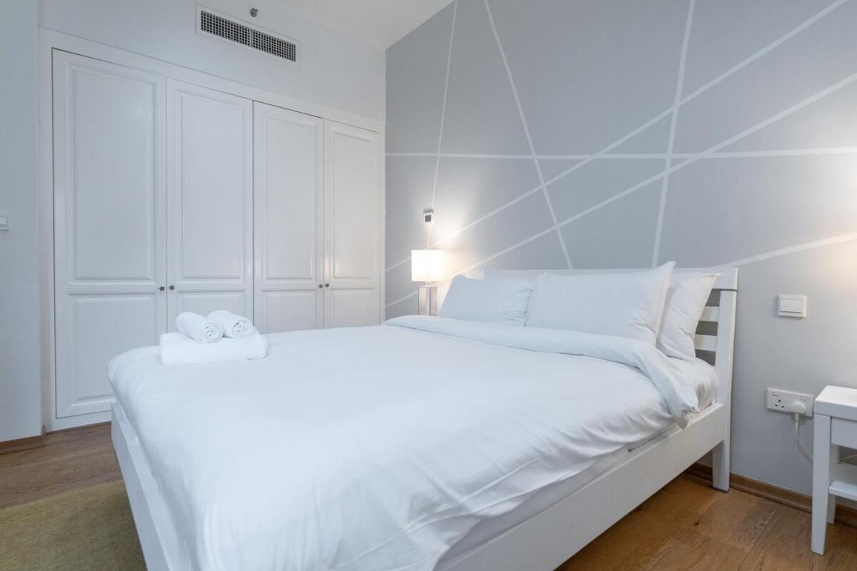 Stylish Pad Right By The Beach Holiday home *