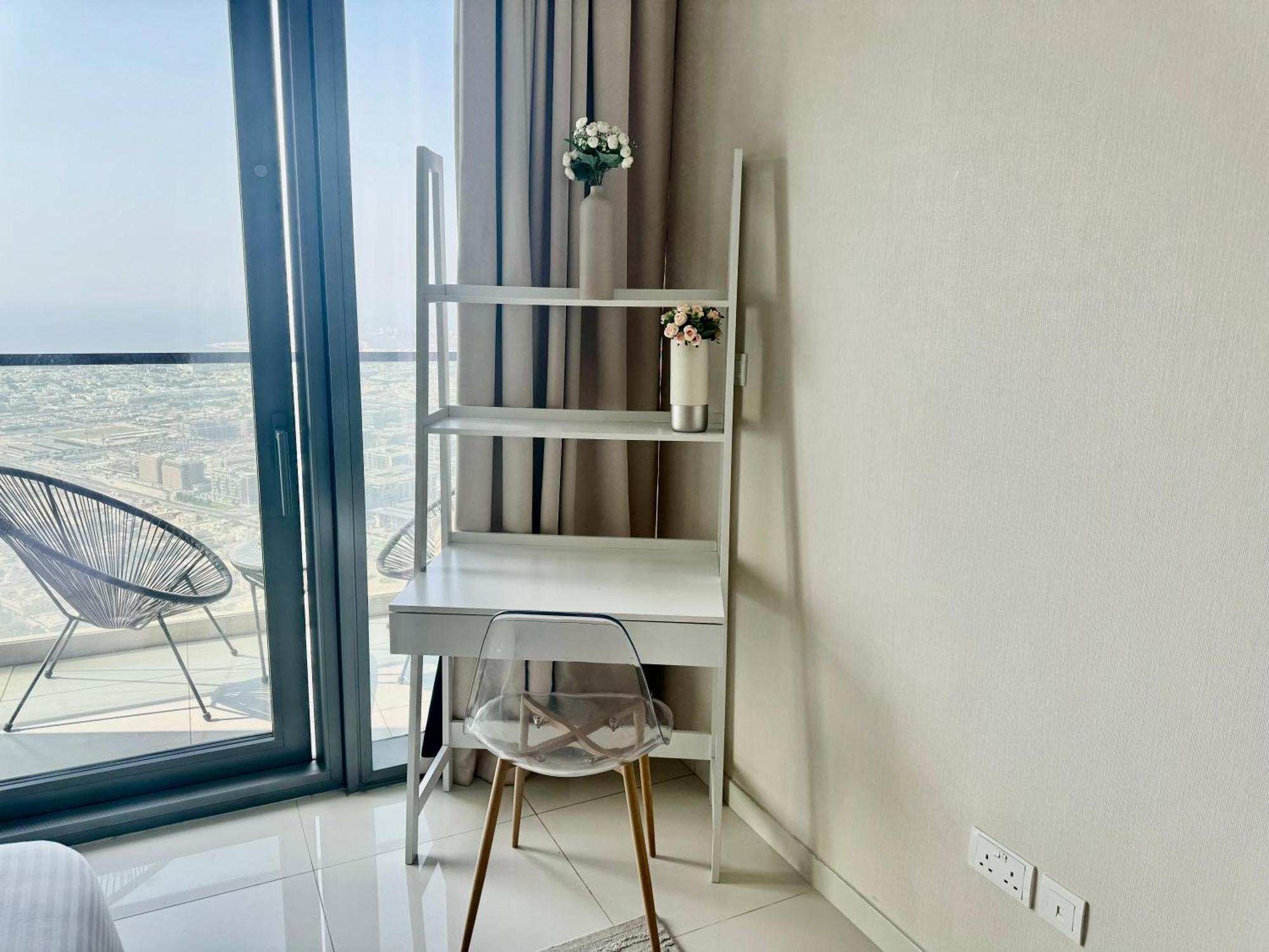 62nd Floor With Stunning Sea Views Infinity Pool Access 2-bedroom Apartment