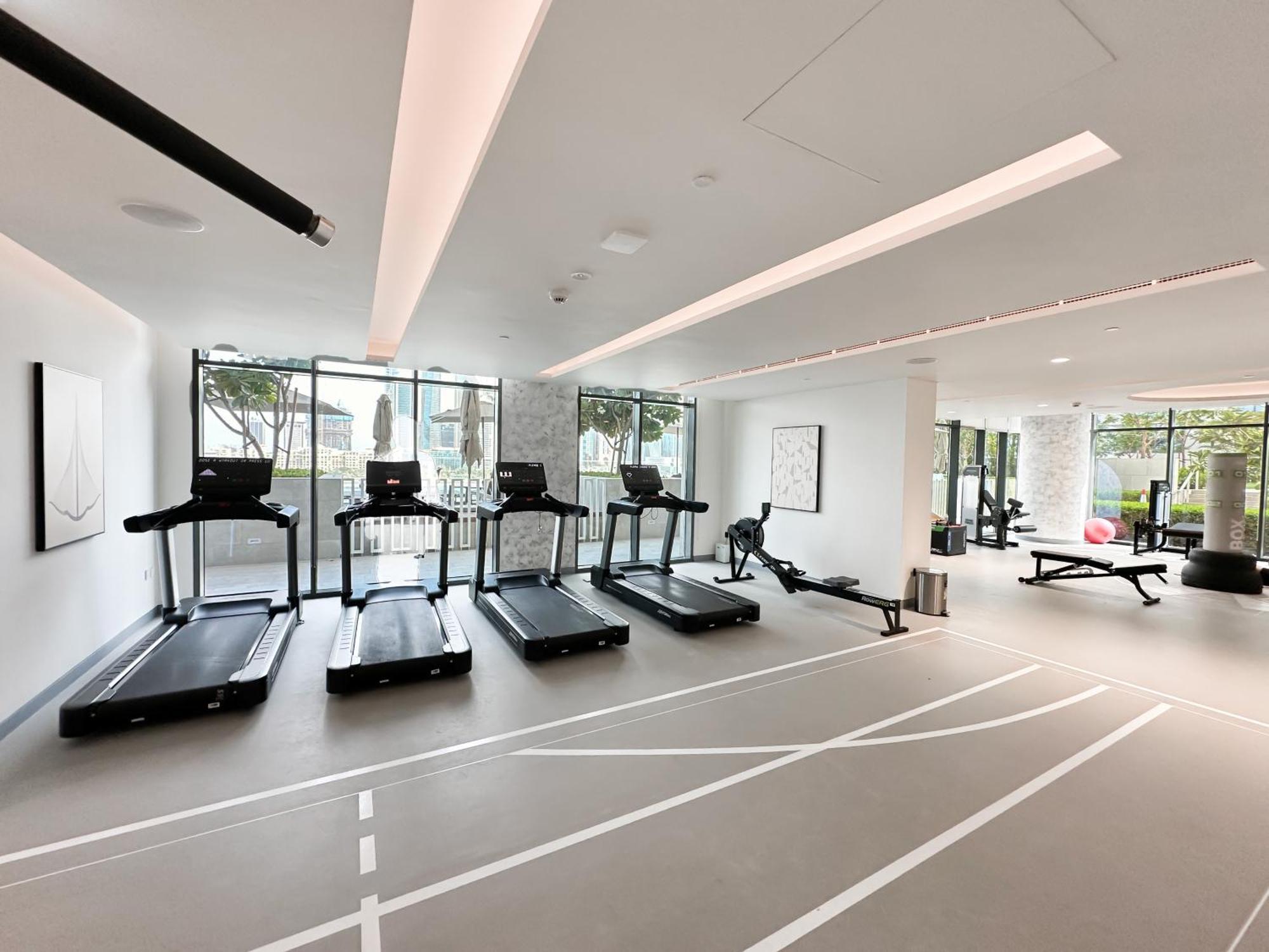 Trophy Luxury 1bdr In Emaar Front With Panoramic Sea Views From The And Private Access *